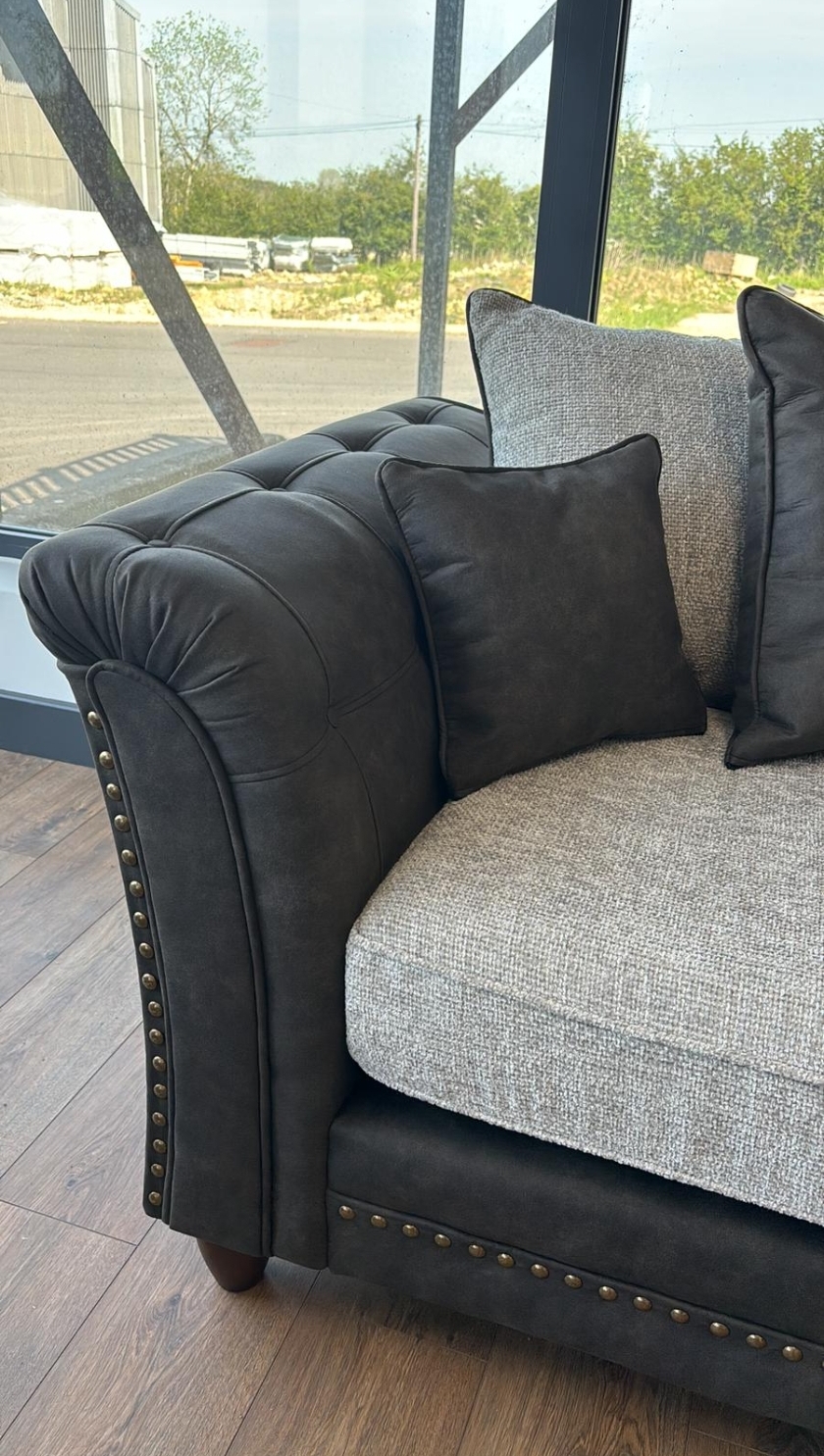 Screenshot_20240521_203931_WhatsAppBusiness